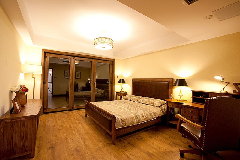 威海鋁包木門窗